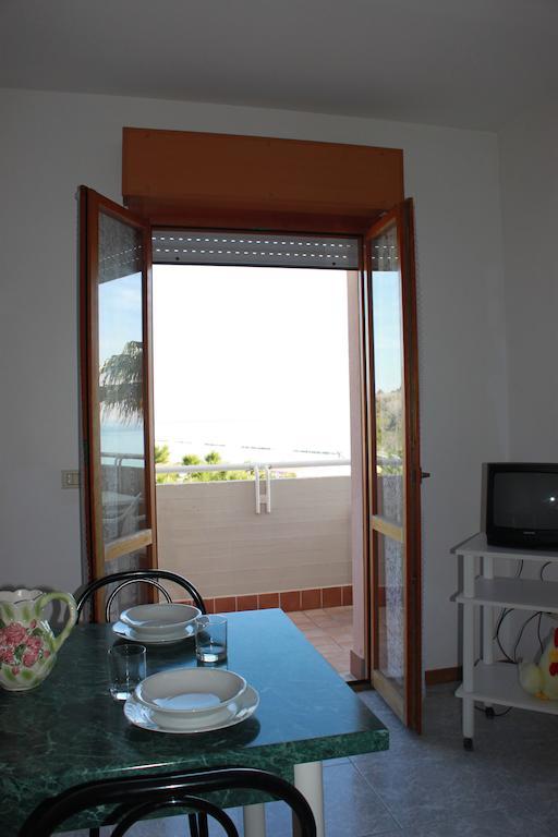 Residence Azzurro Massignano Habitación foto